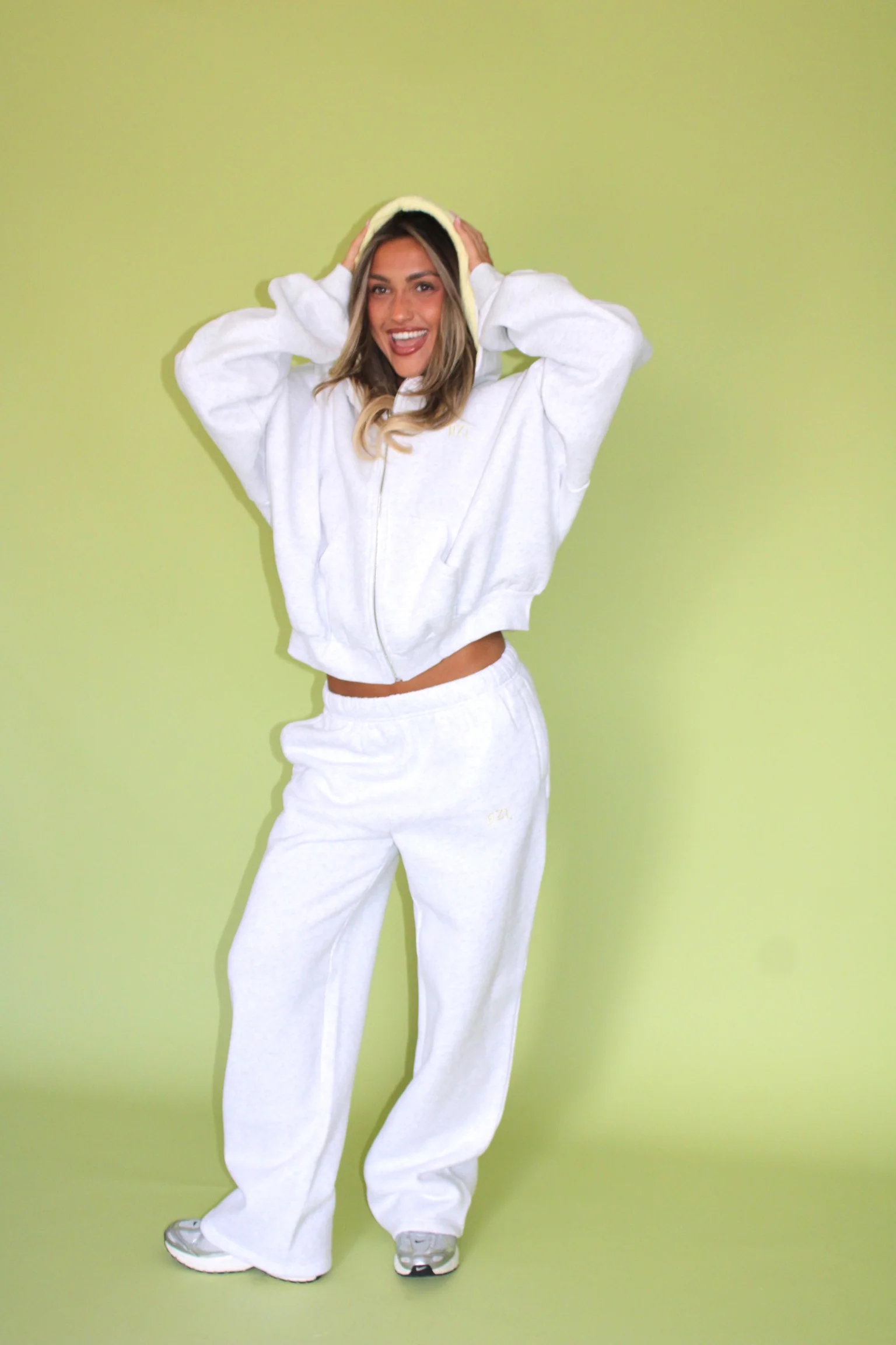 The HZL Goldie Sweatpants - Image 4